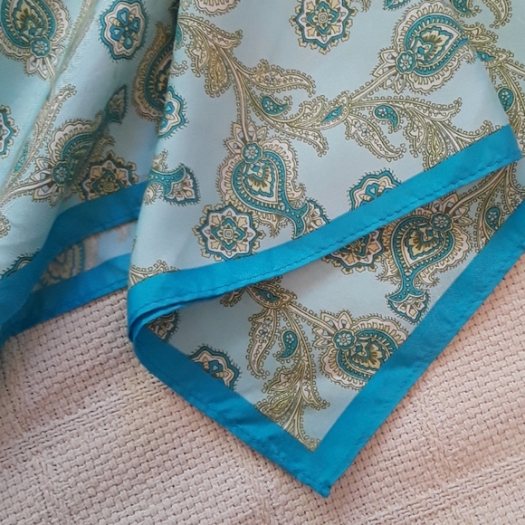Silk scarf - Picture 4 of 8